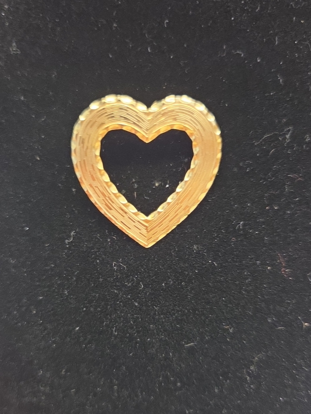 GOLDTONE HEART BROOCH